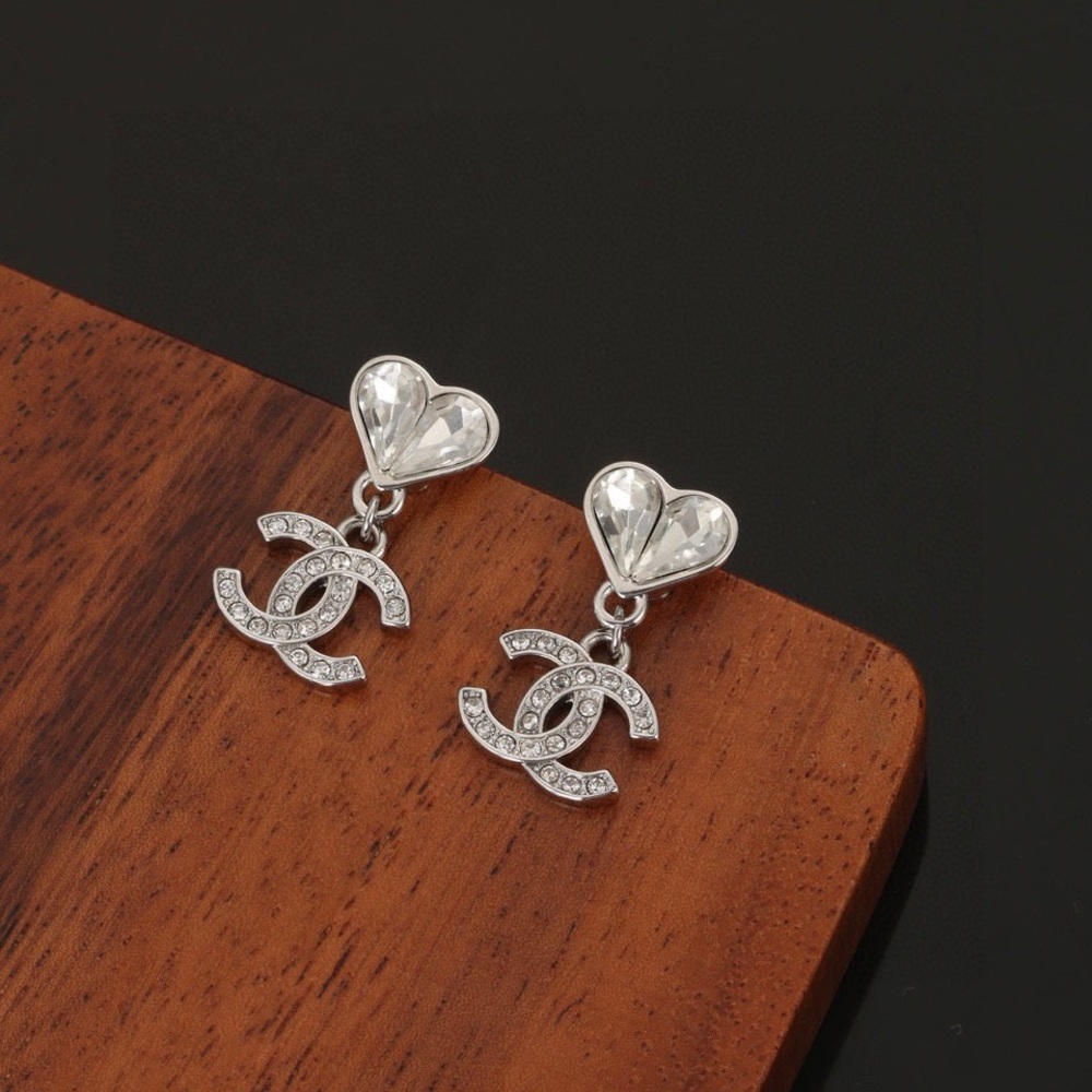 Chanel women's earrings - Picture 6 of 6